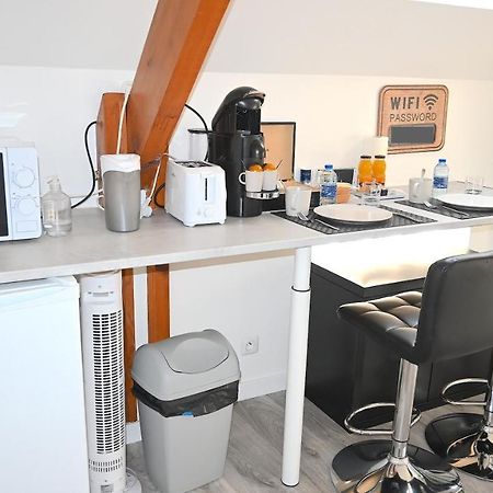 ホテル Cosy Chambre Chez Habitant 5Mn Aeroport Roissy Cdg ル・メニル＝アムロ エクステリア 写真