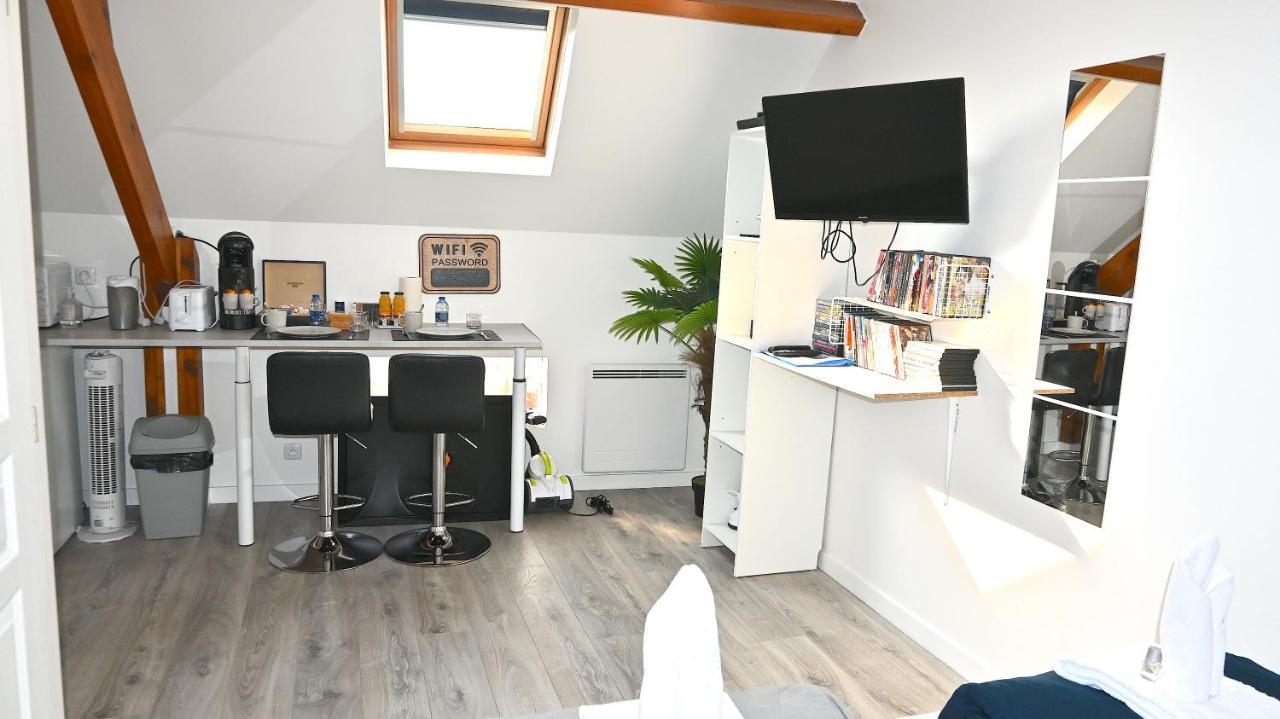 ホテル Cosy Chambre Chez Habitant 5Mn Aeroport Roissy Cdg ル・メニル＝アムロ エクステリア 写真