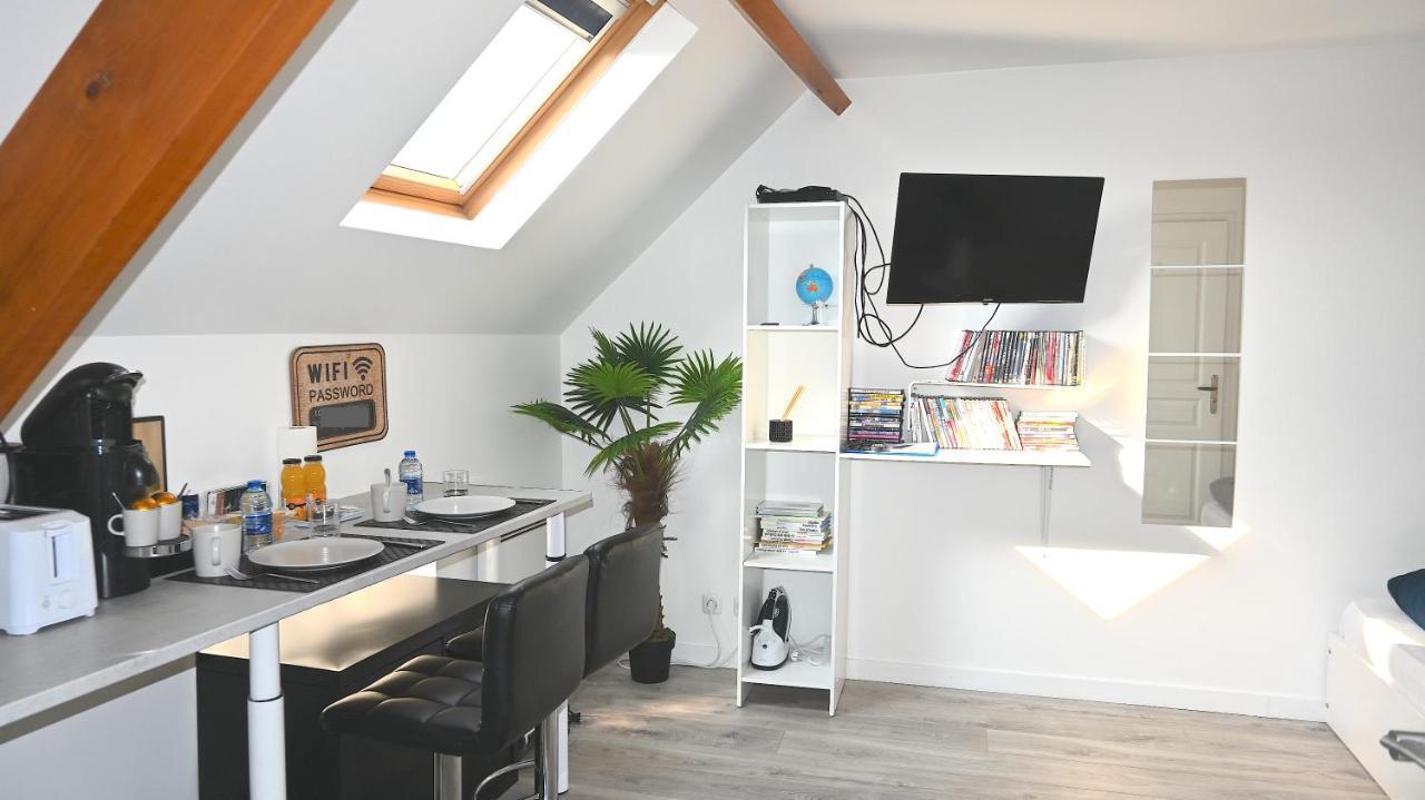 ホテル Cosy Chambre Chez Habitant 5Mn Aeroport Roissy Cdg ル・メニル＝アムロ エクステリア 写真
